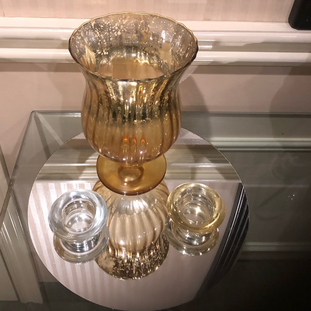 Bundled gold coloured stemmed vase with 2 tea light holders used once